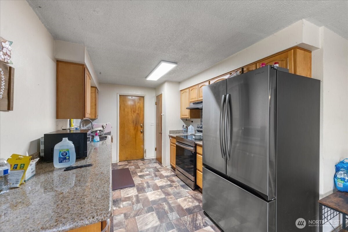 1751 S 43rd Street , Tacoma, WA 98418