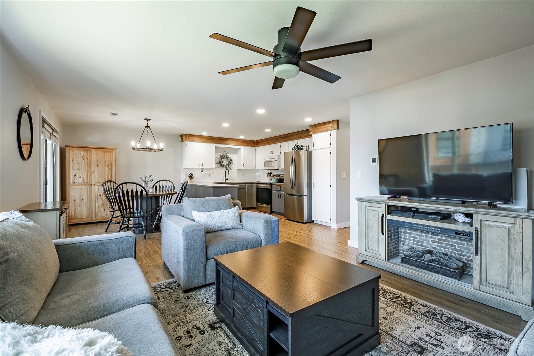 223 Judson St. Aly #201, Lynden, WA 98264