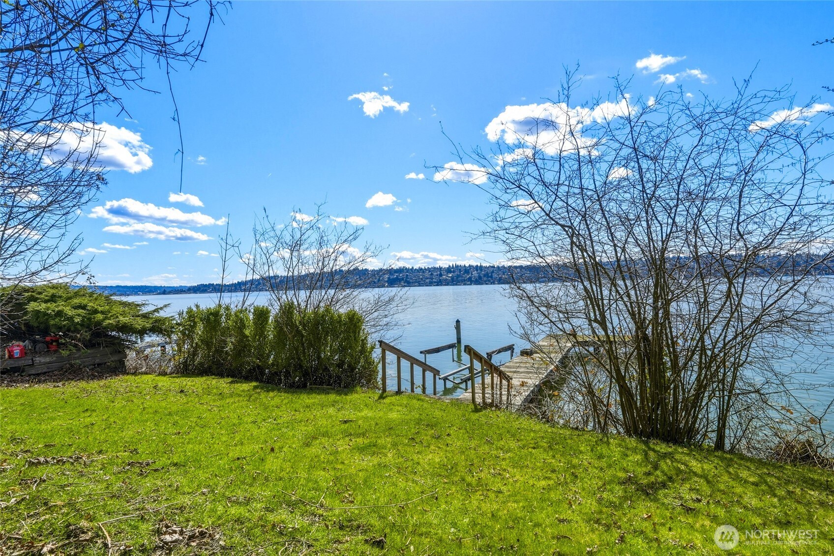 8449 W Mercer Way , Mercer Island, WA 98040-5632