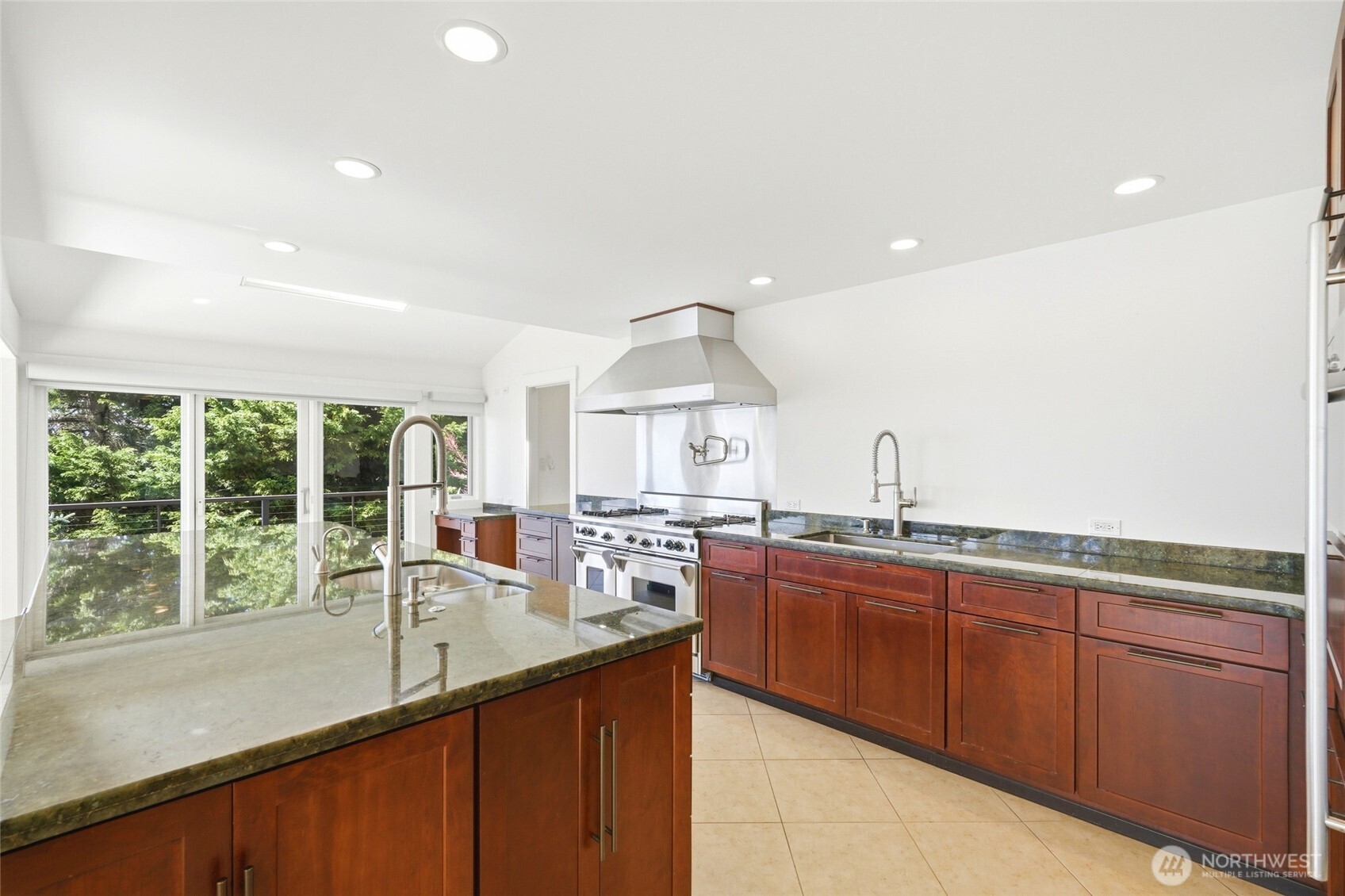 8449 W Mercer Way , Mercer Island, WA 98040-5632