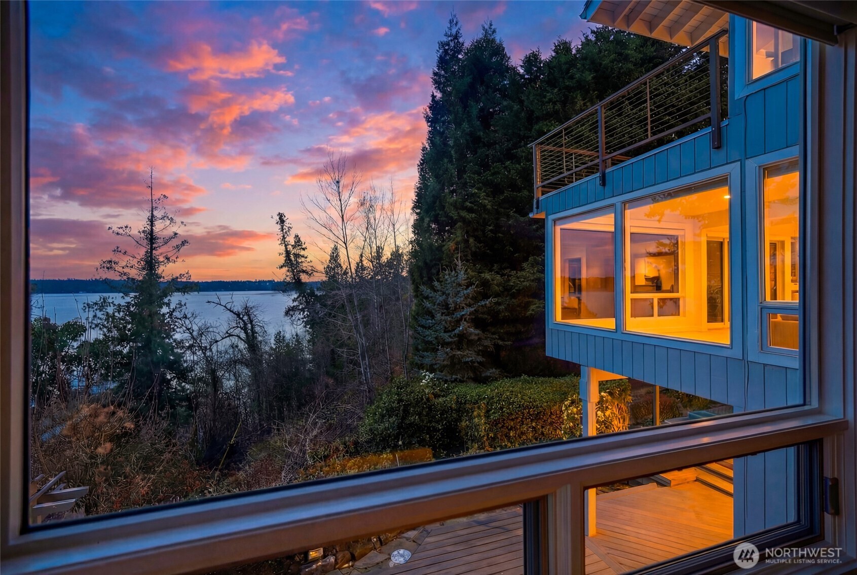 8449 W Mercer Way , Mercer Island, WA 98040-5632