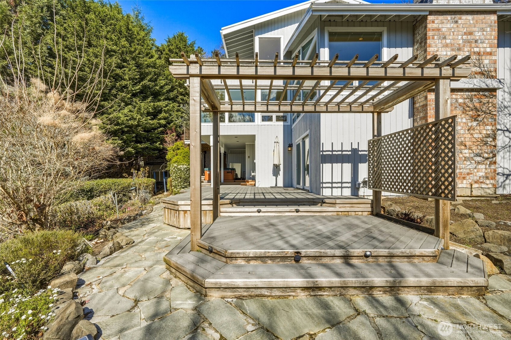 8449 W Mercer Way , Mercer Island, WA 98040-5632