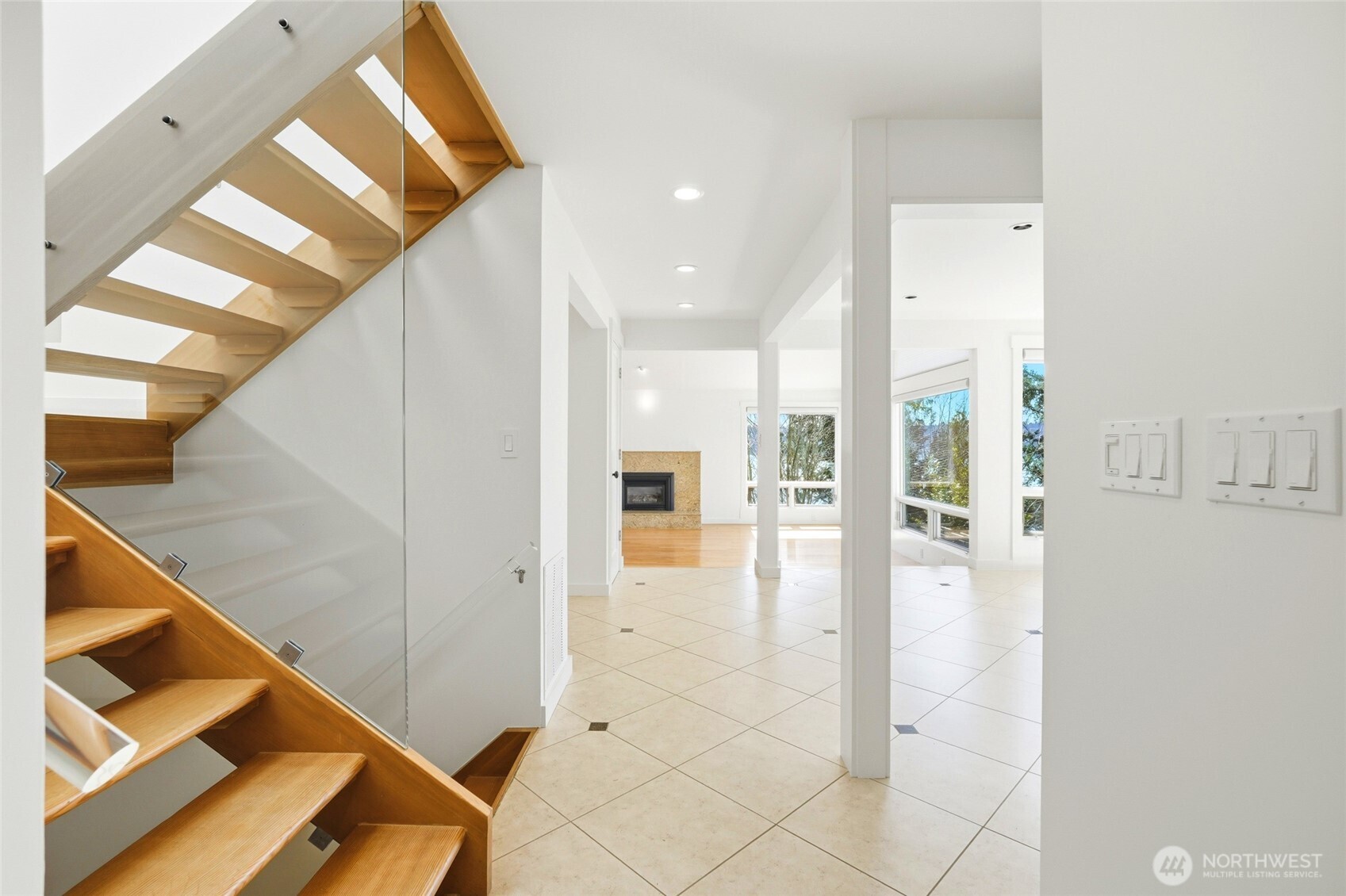 8449 W Mercer Way , Mercer Island, WA 98040-5632