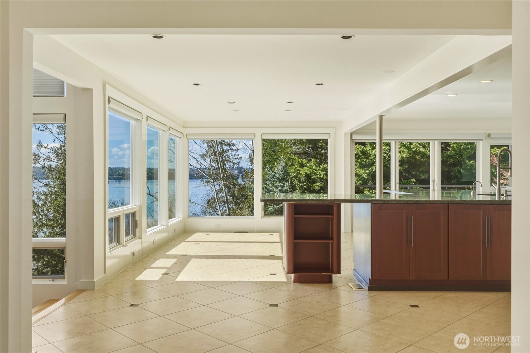 8449 W Mercer Way , Mercer Island, WA 98040-5632