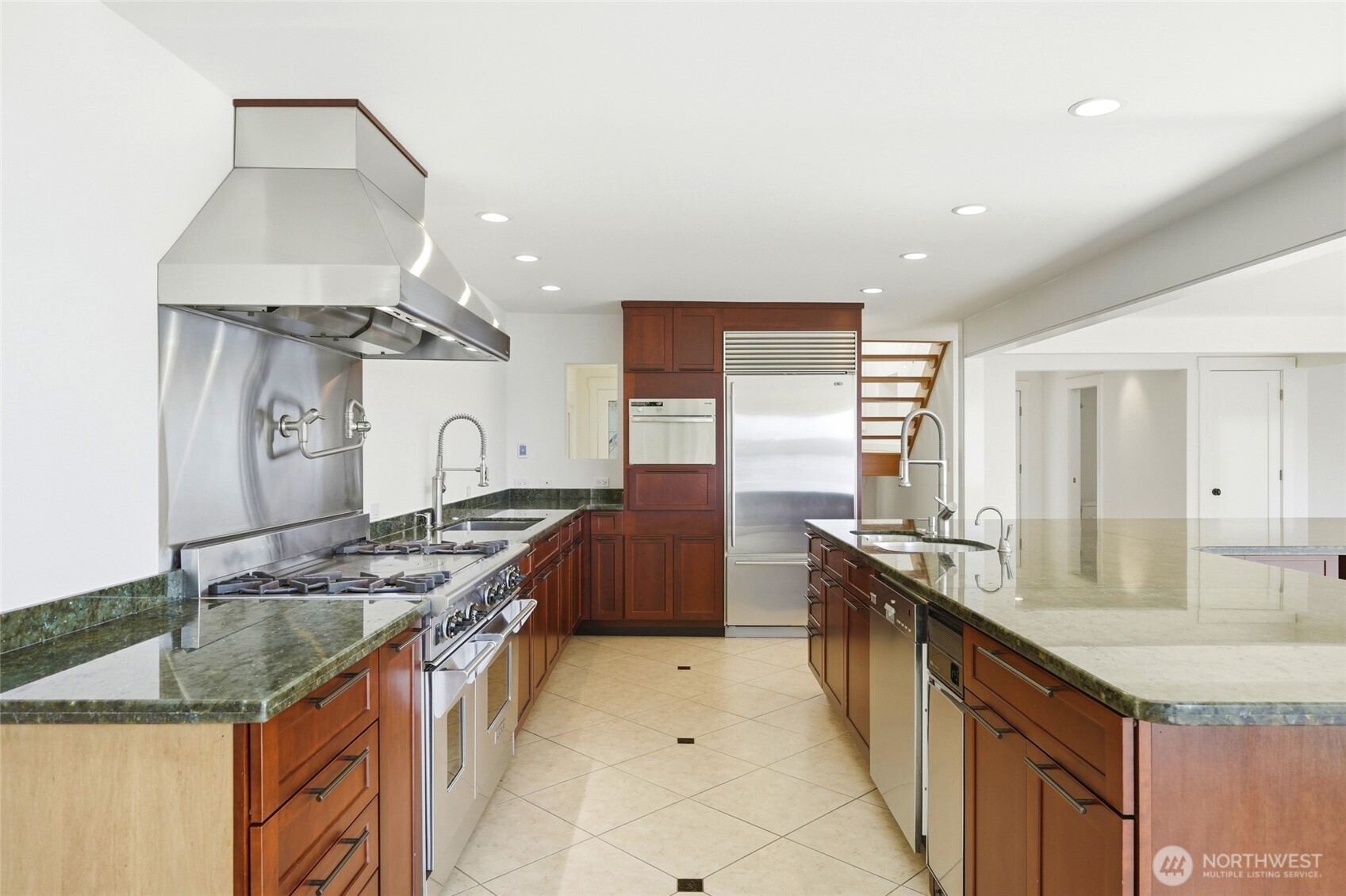 8449 W Mercer Way , Mercer Island, WA 98040-5632