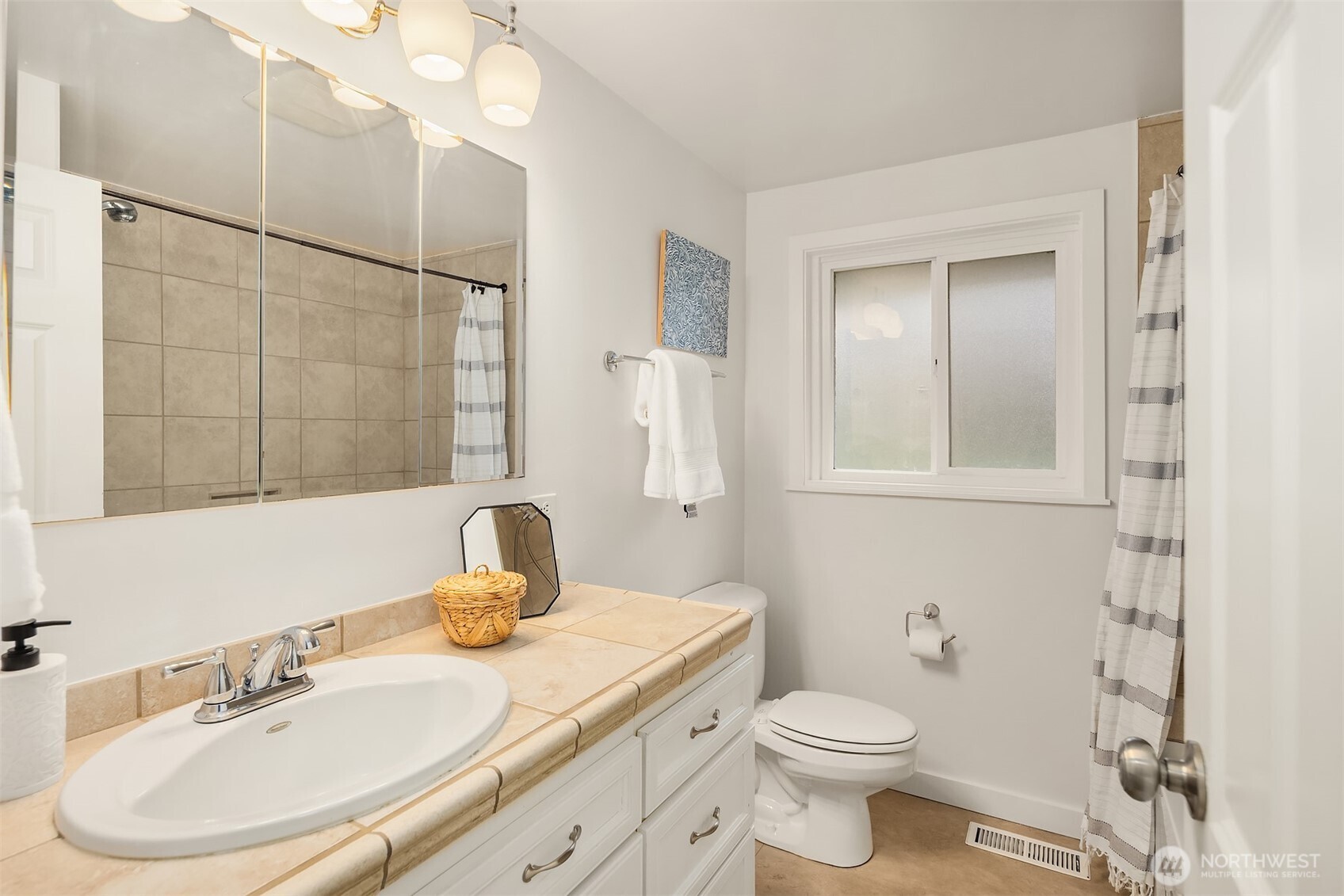 18228 11th Avenue NE, Shoreline, WA 98155