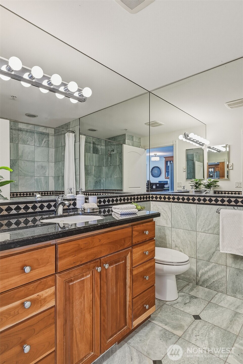 311 E Republican Street #602, Seattle, WA 98102