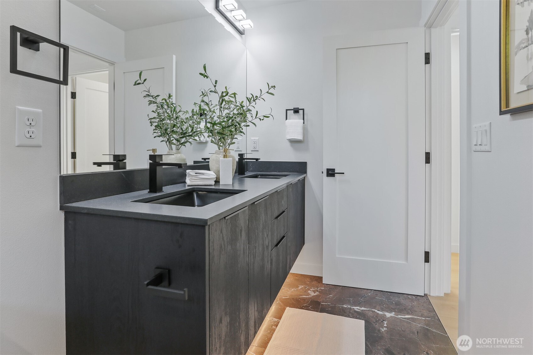 8750 13th Avenue NW #B, Seattle, WA 98117