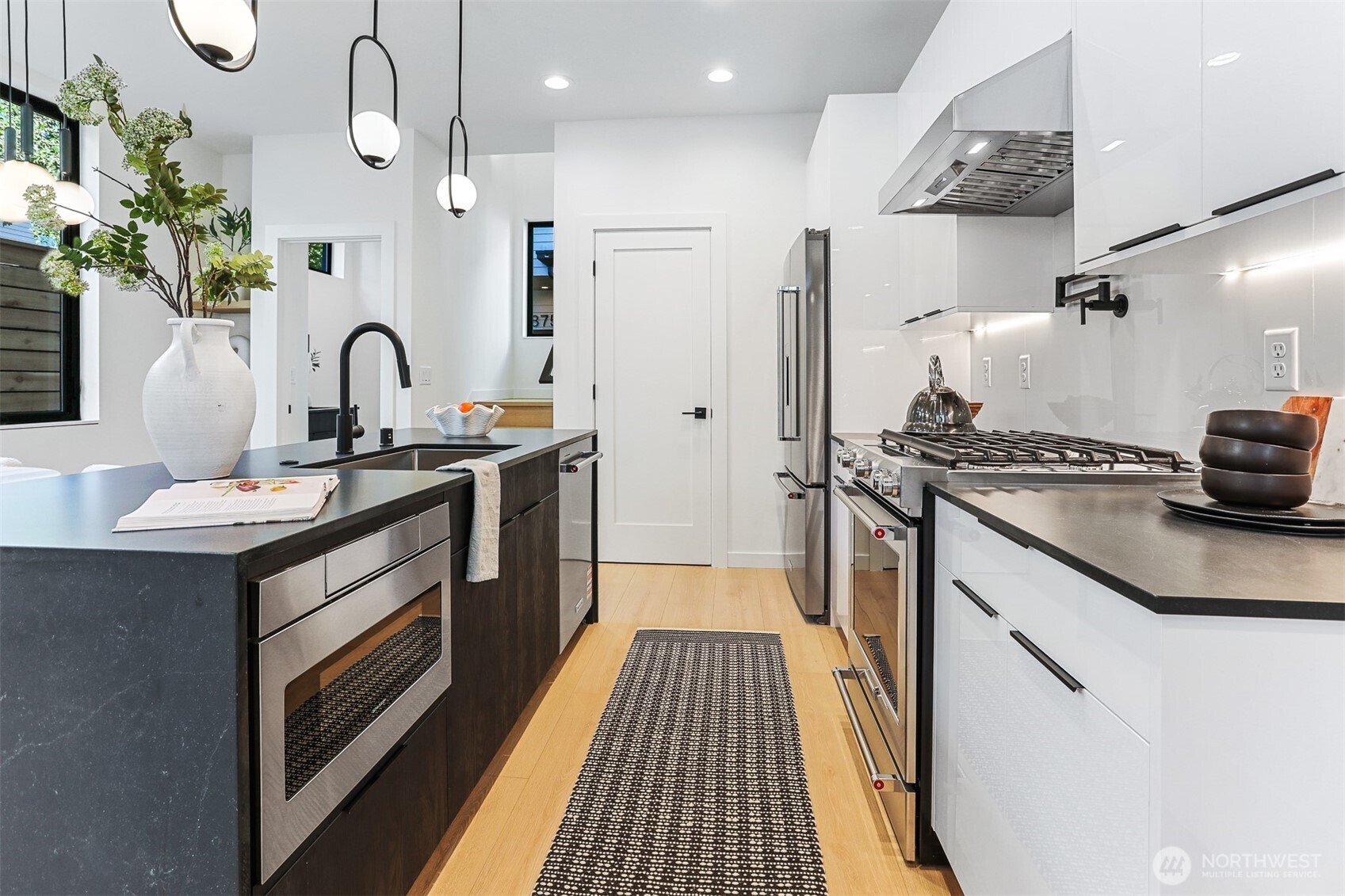 8750 13th Avenue NW #B, Seattle, WA 98117