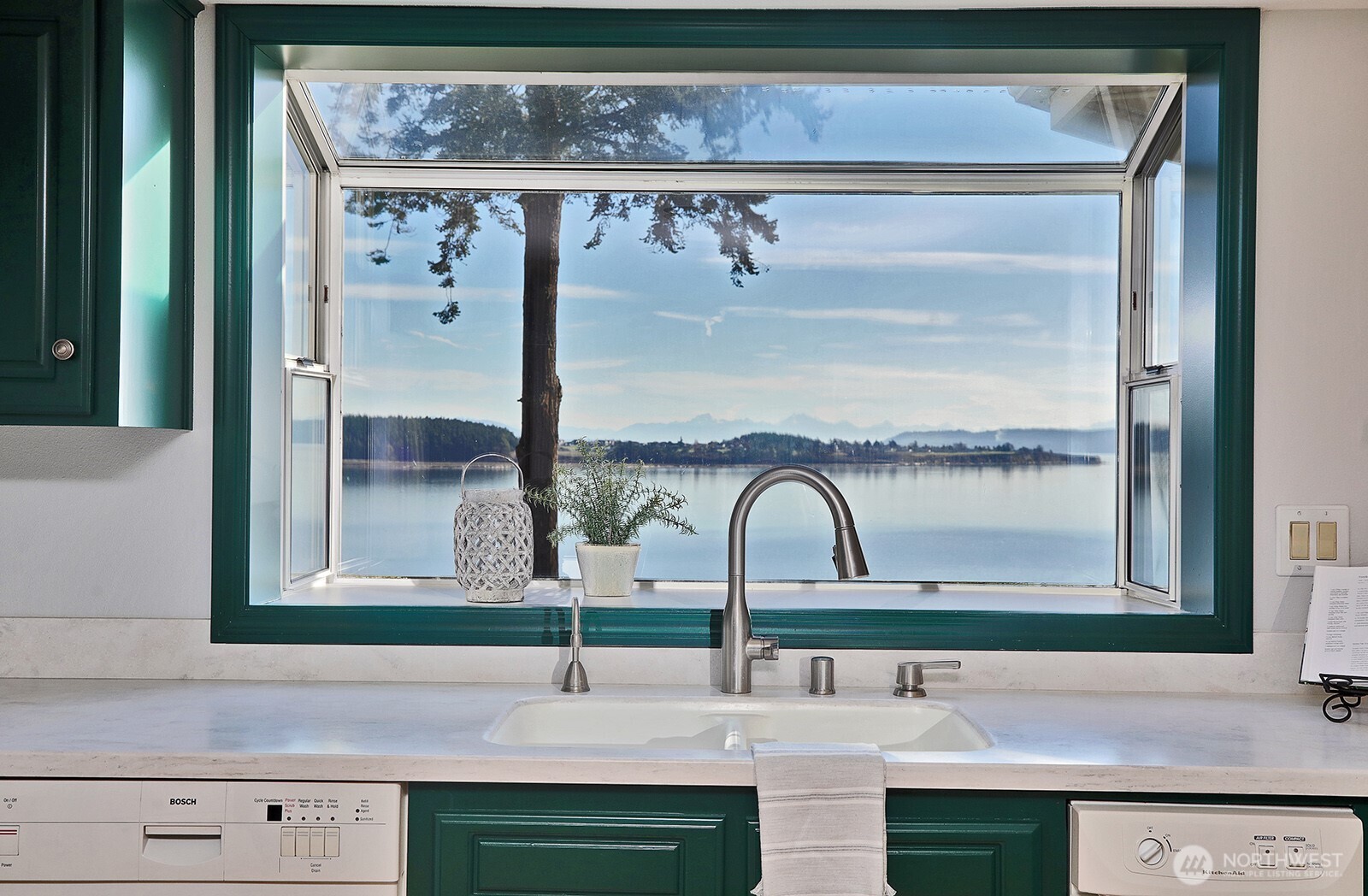 2820 SW Scenic Heights Street , Oak Harbor, WA 98277