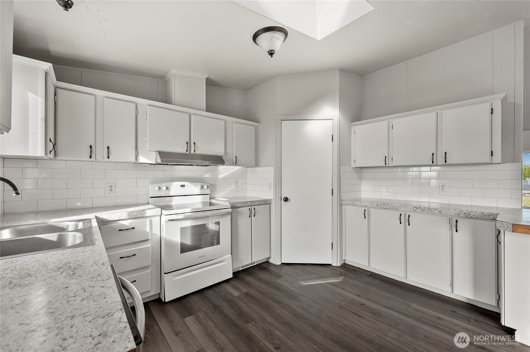 4112 Road E.9 NE, Moses Lake, WA 98837