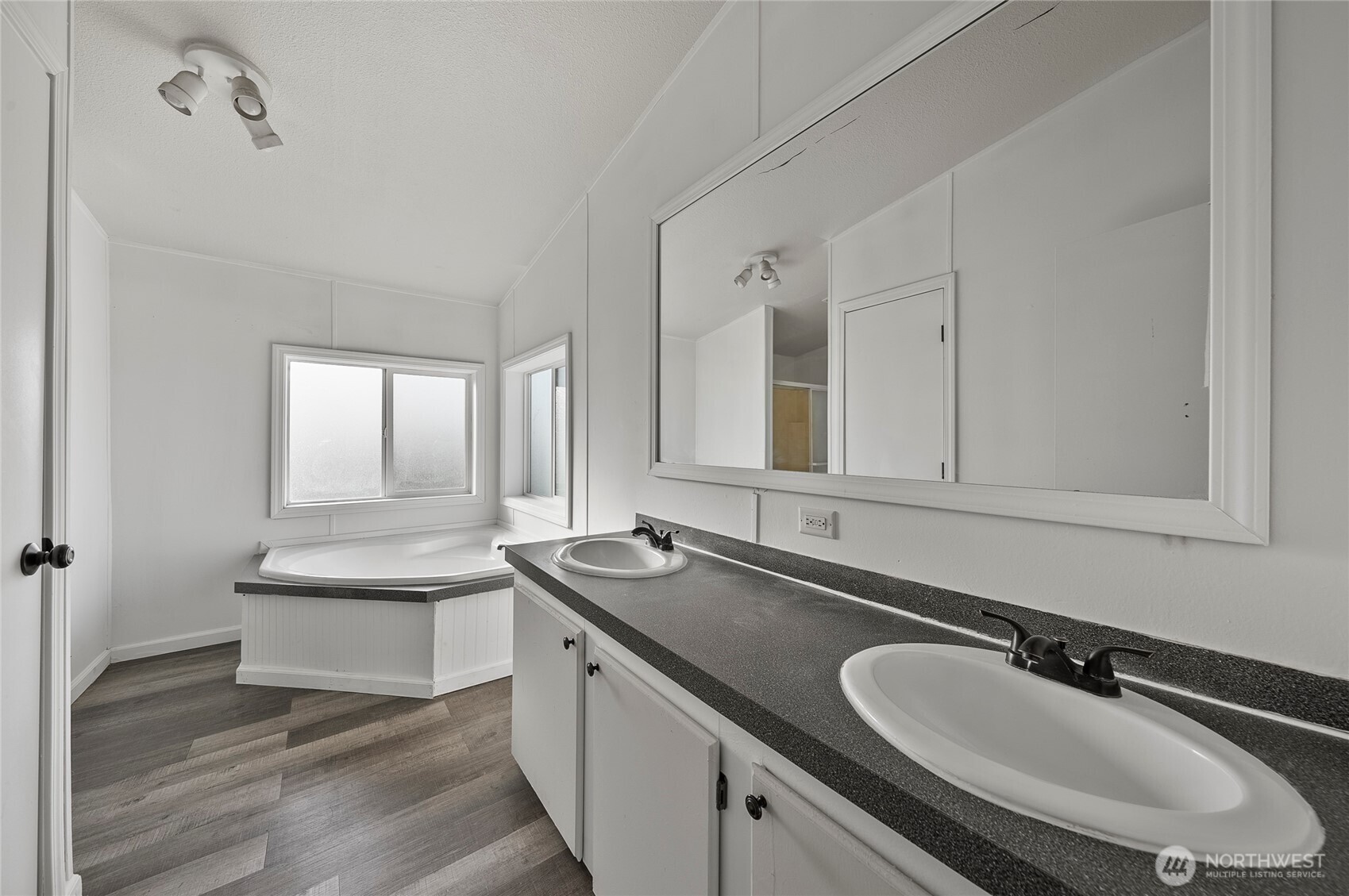 4112 Road E.9 NE, Moses Lake, WA 98837