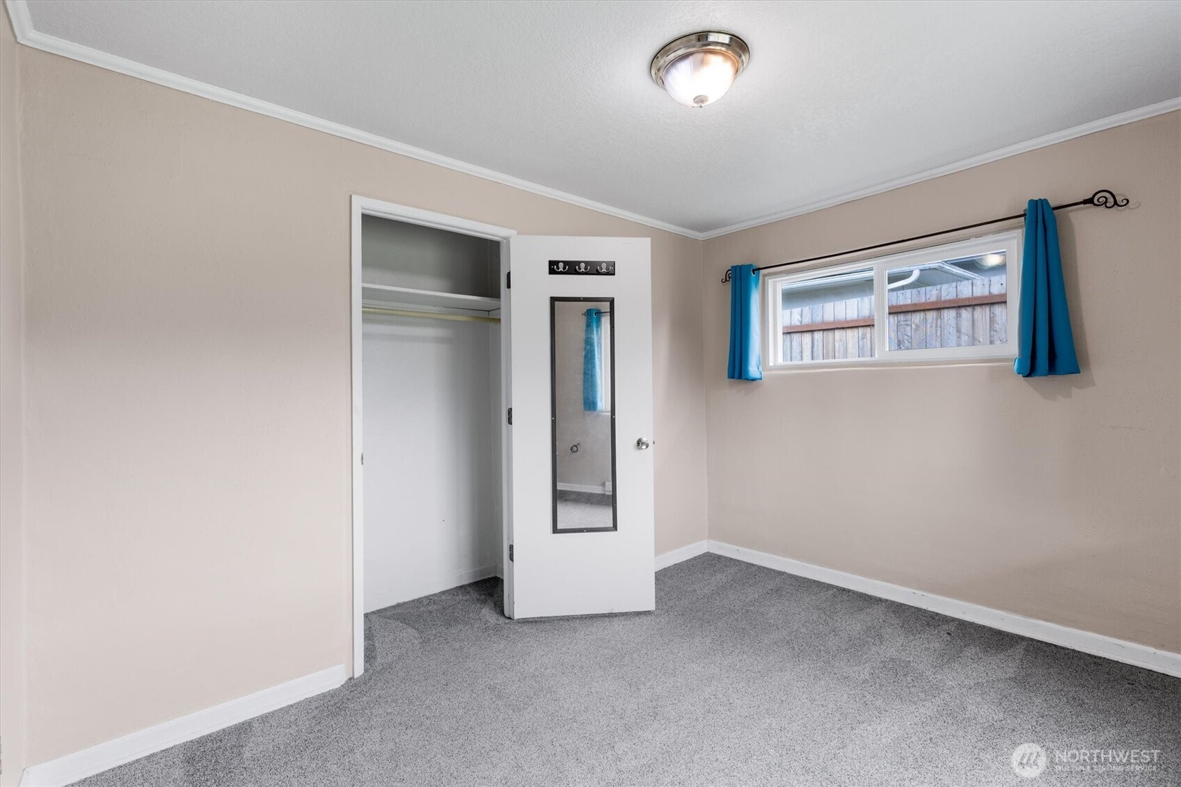 3329 Virginia Way , Longview, WA 98632