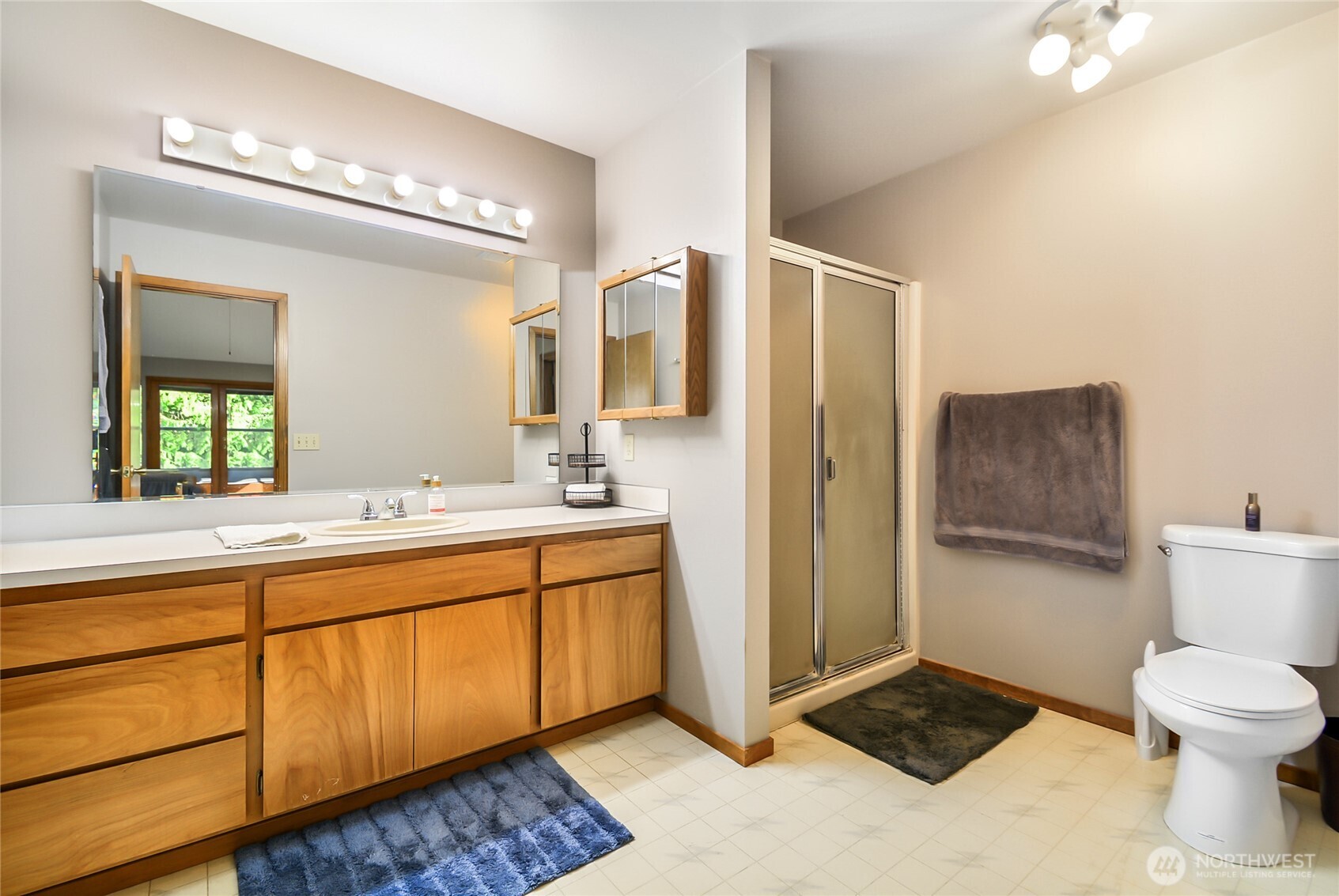 2101 Wagner Road , Camano Island, WA 98282