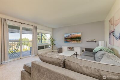 1113 Kirkland Avenue #4B, Kirkland, WA 98033