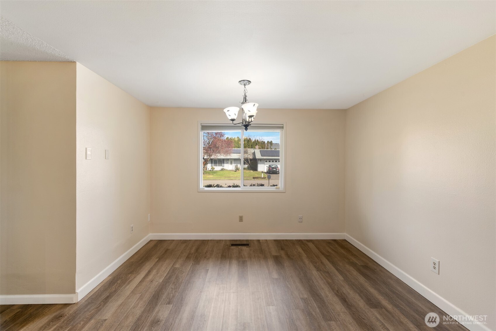 12713 NE 41st Street , Vancouver, WA 98682