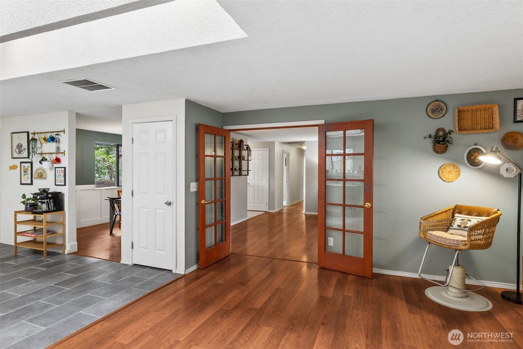 4109 Highline Drive SE, Olympia, WA 98501