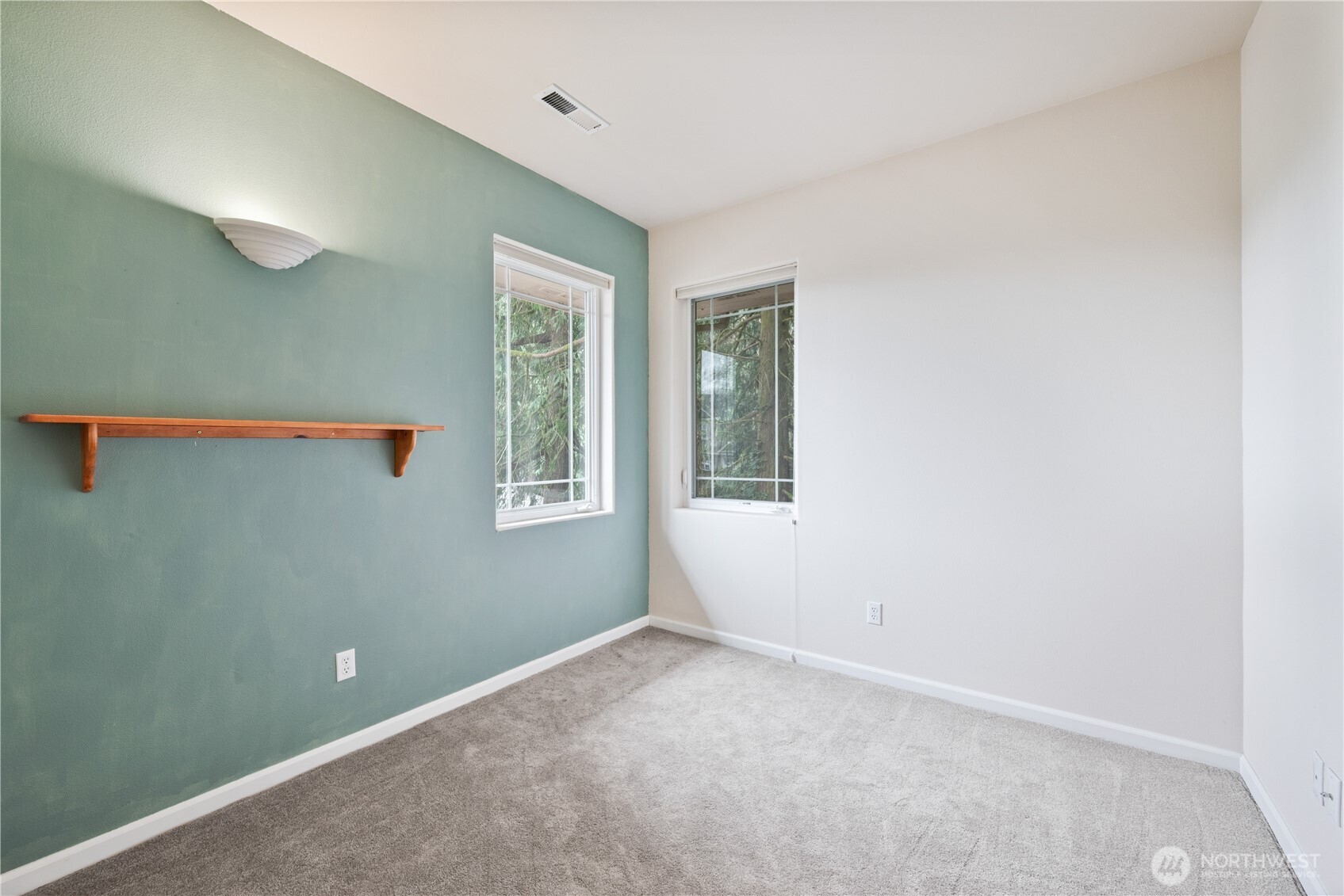 245 W St James Place , Longview, WA 98632