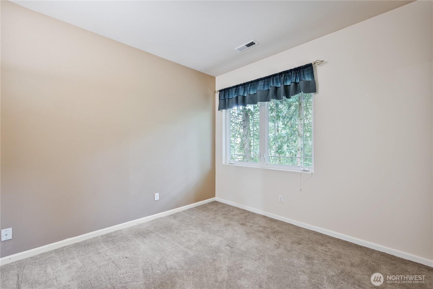 245 W St James Place , Longview, WA 98632