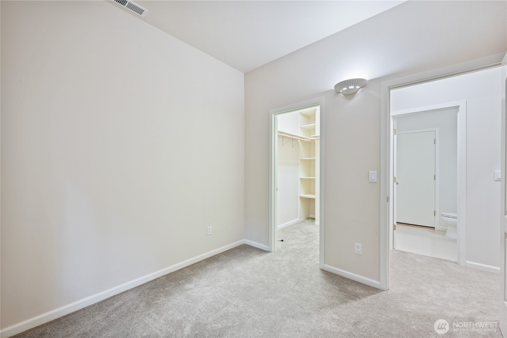 245 W St James Place , Longview, WA 98632