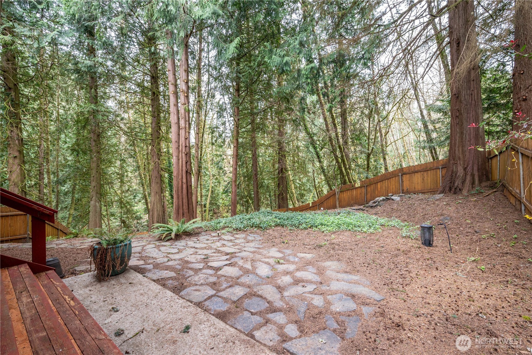 245 W St James Place , Longview, WA 98632