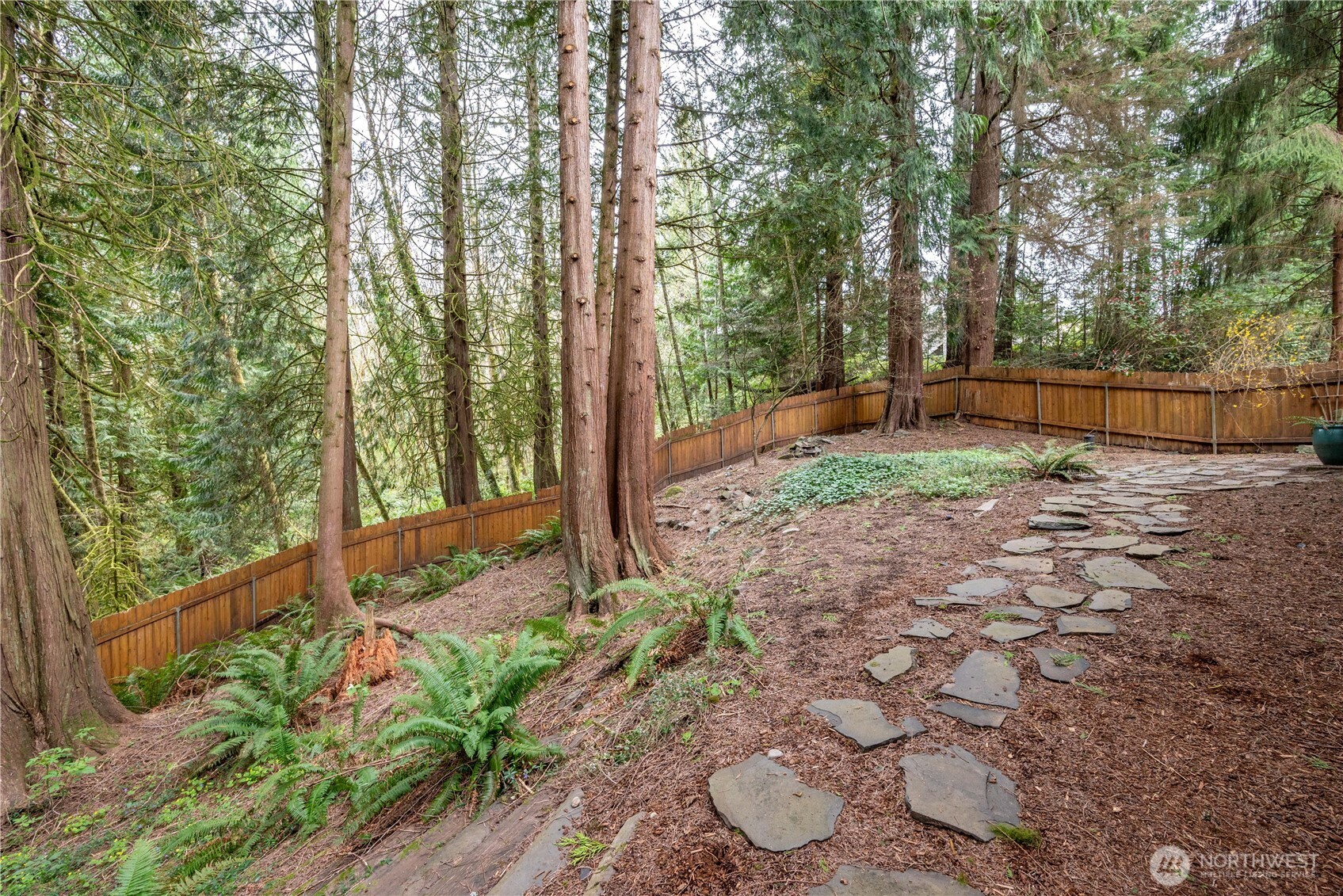 245 W St James Place , Longview, WA 98632