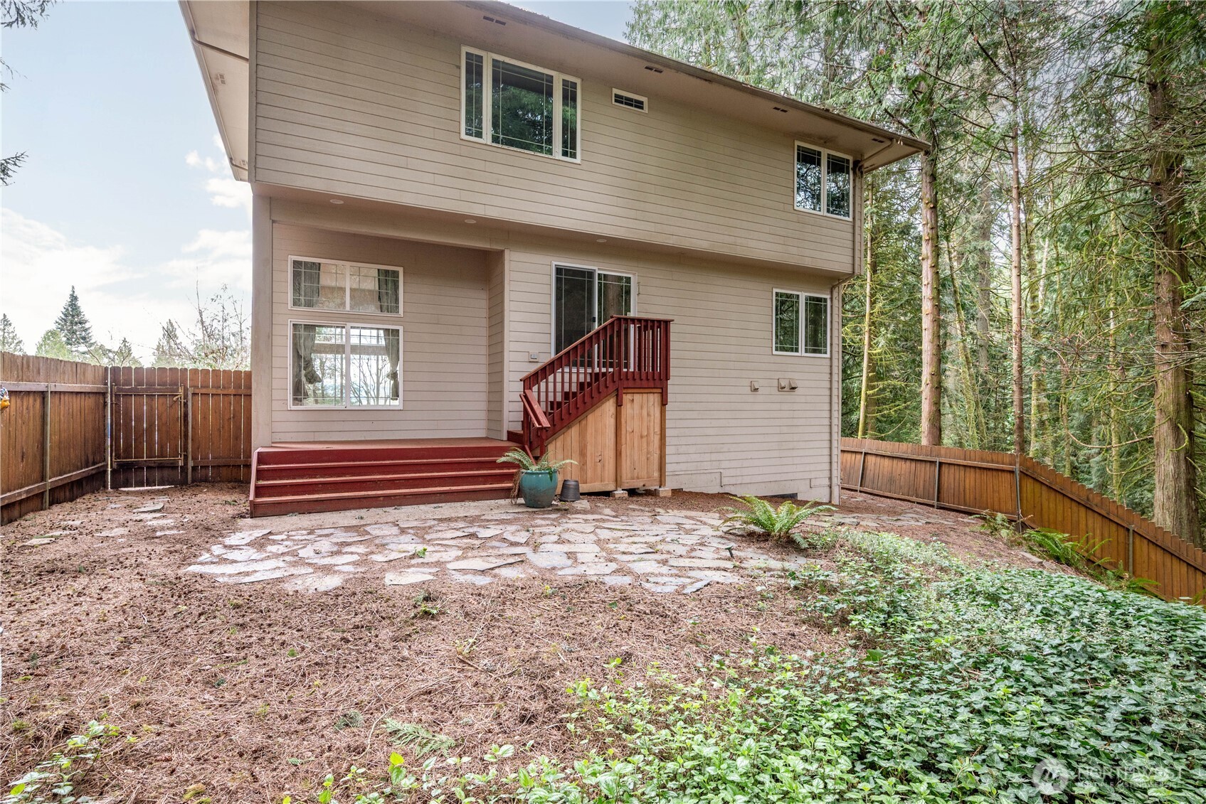 245 W St James Place , Longview, WA 98632