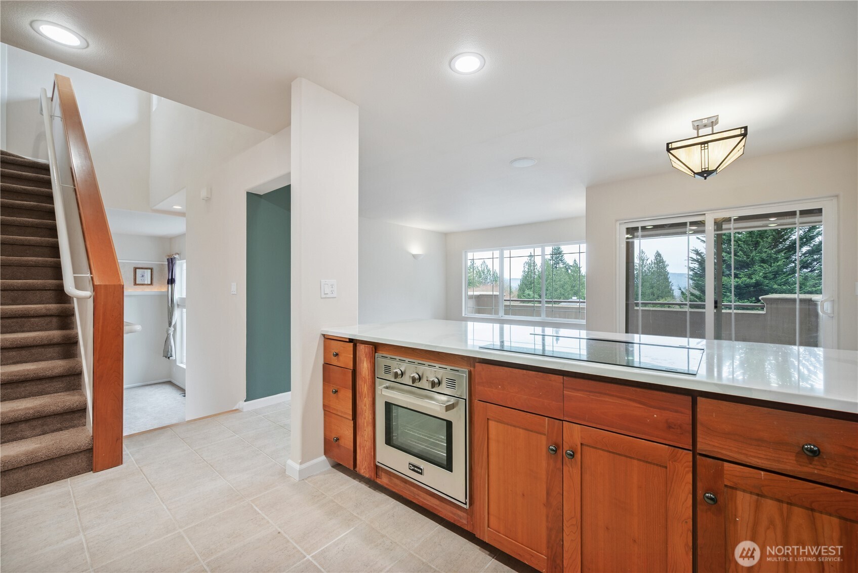 245 W St James Place , Longview, WA 98632