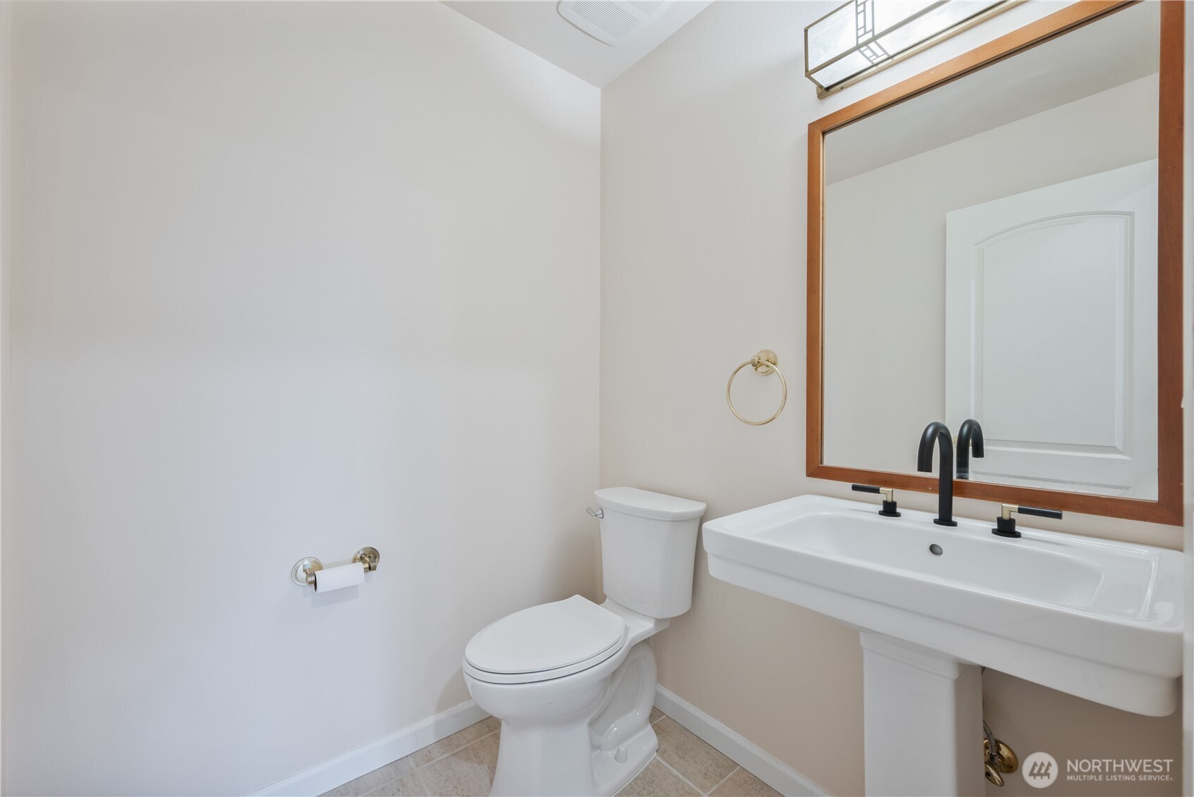 245 W St James Place , Longview, WA 98632