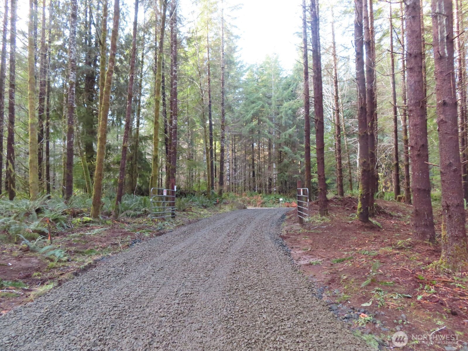 2431 N River Road , Cosmopolis, WA 98537