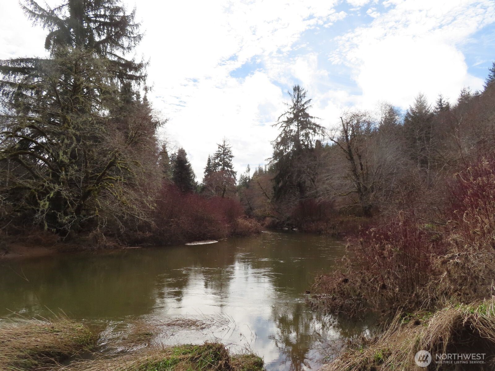 2431 N River Road , Cosmopolis, WA 98537