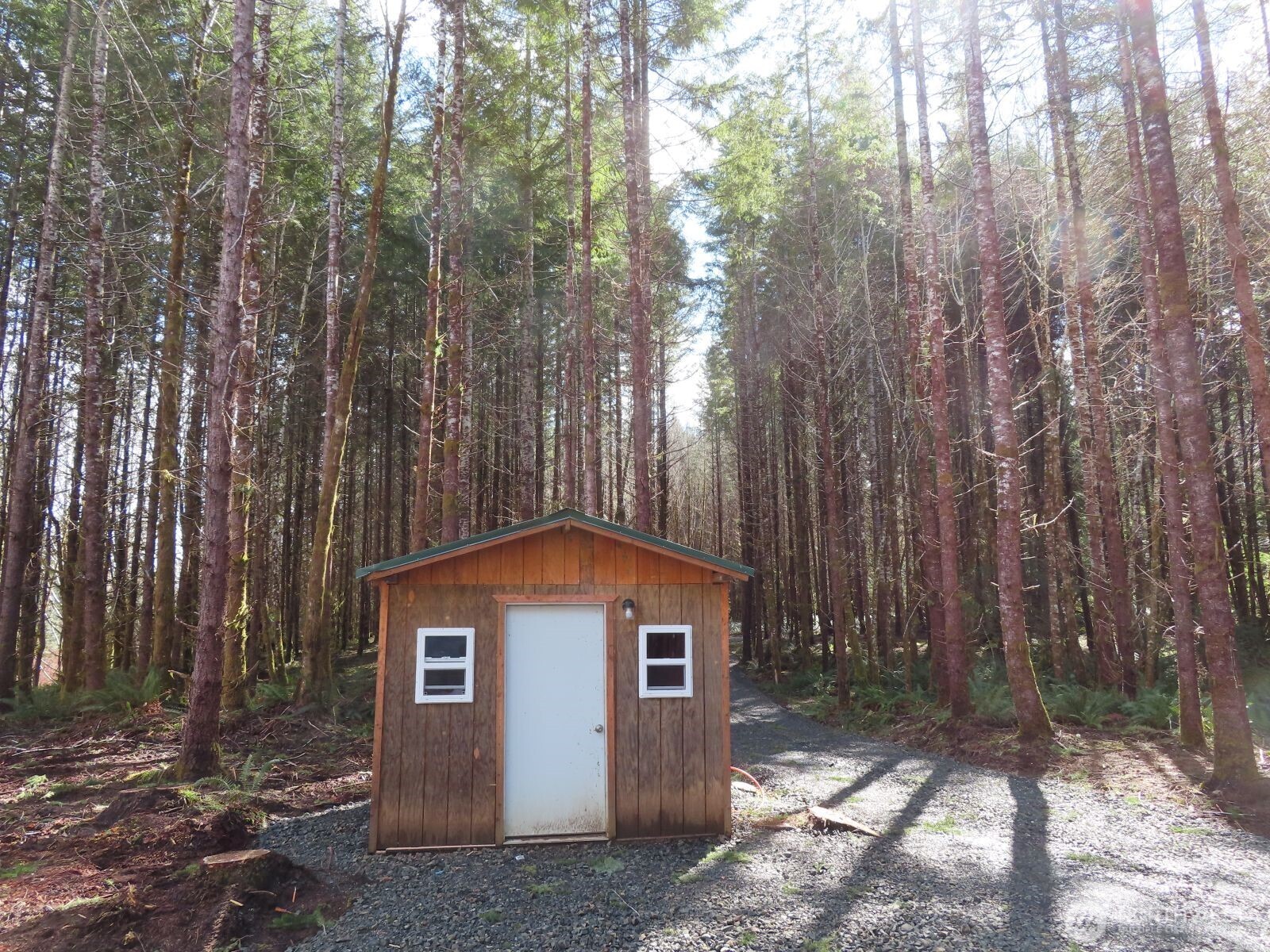 2431 N River Road , Cosmopolis, WA 98537