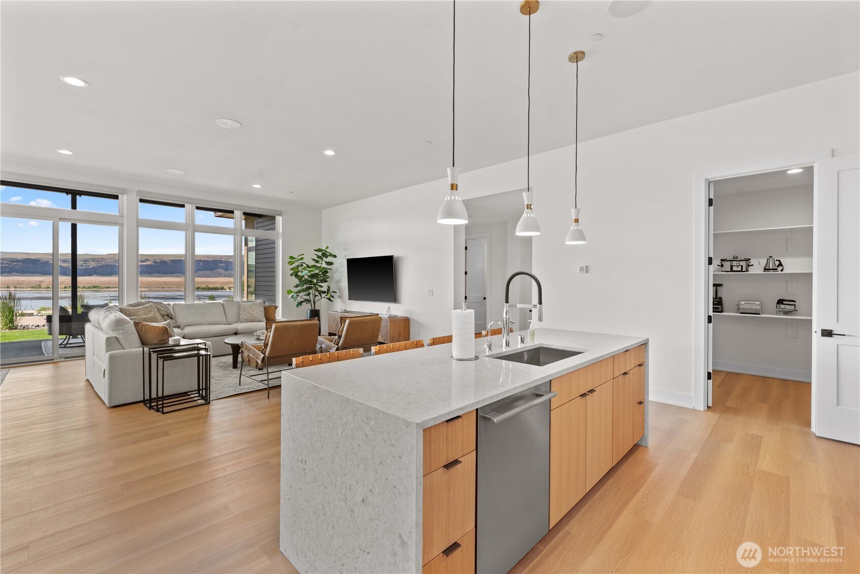 23427 Canopy Drive NW, Quincy, WA 98848