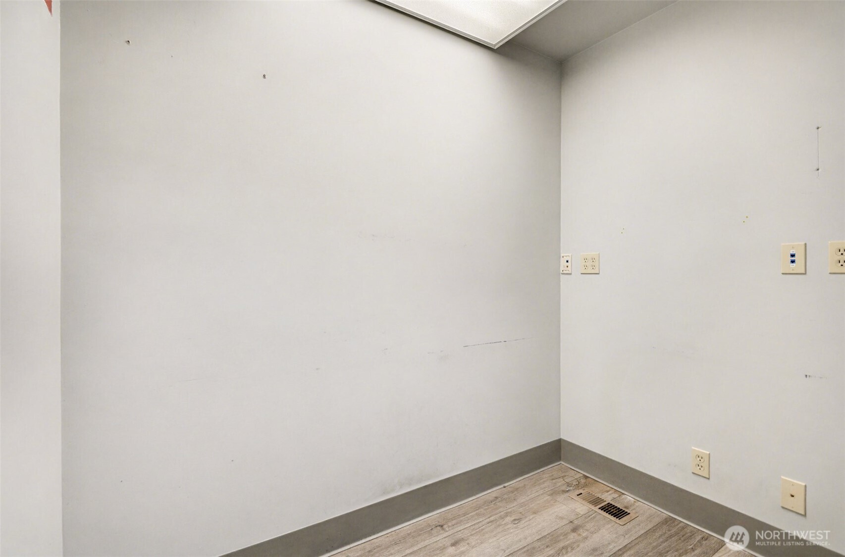 10834 SE Kent Kangley Road , Kent, WA 98030