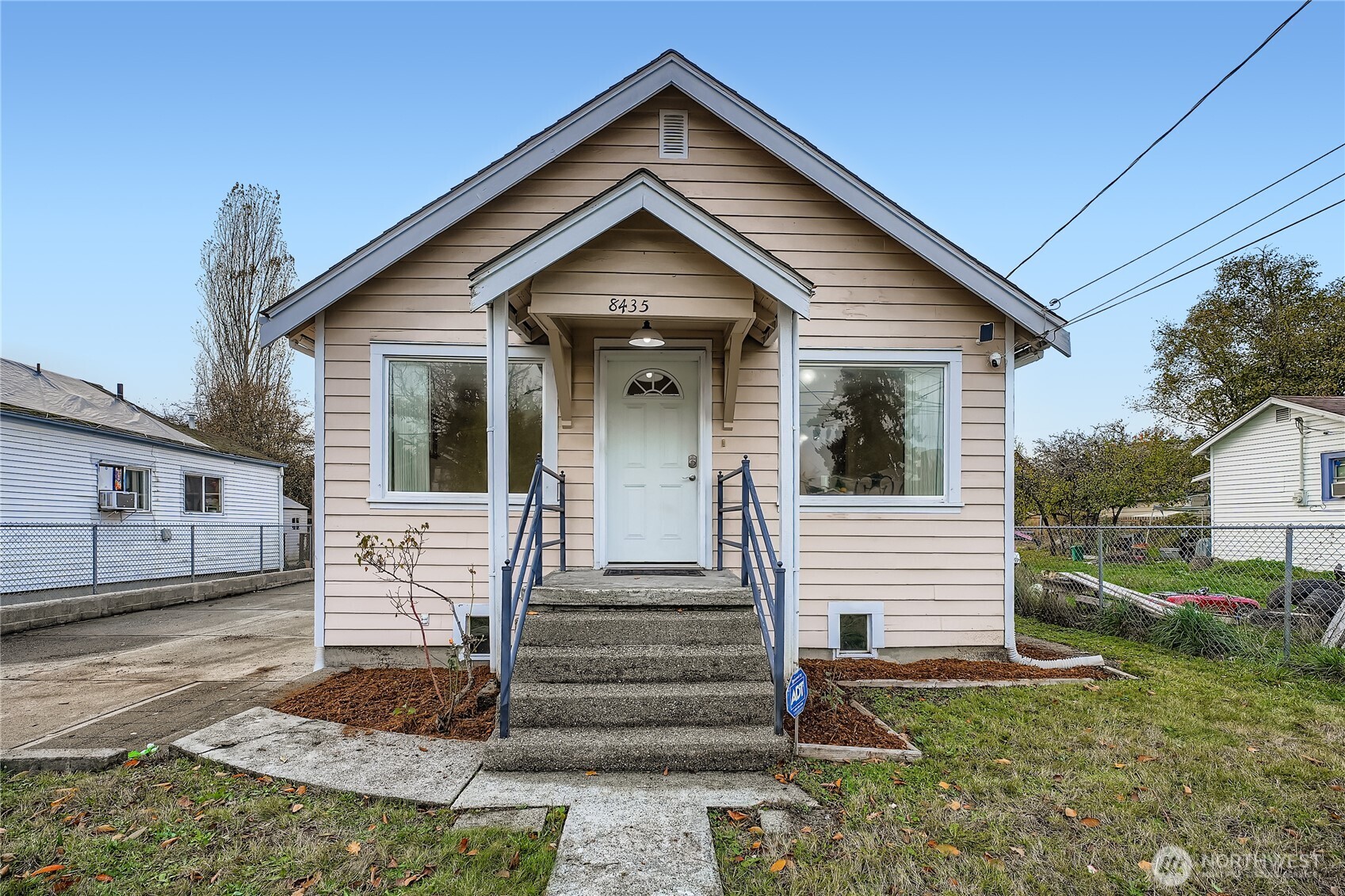 8435 46th ave S, Seattle, WA 98118