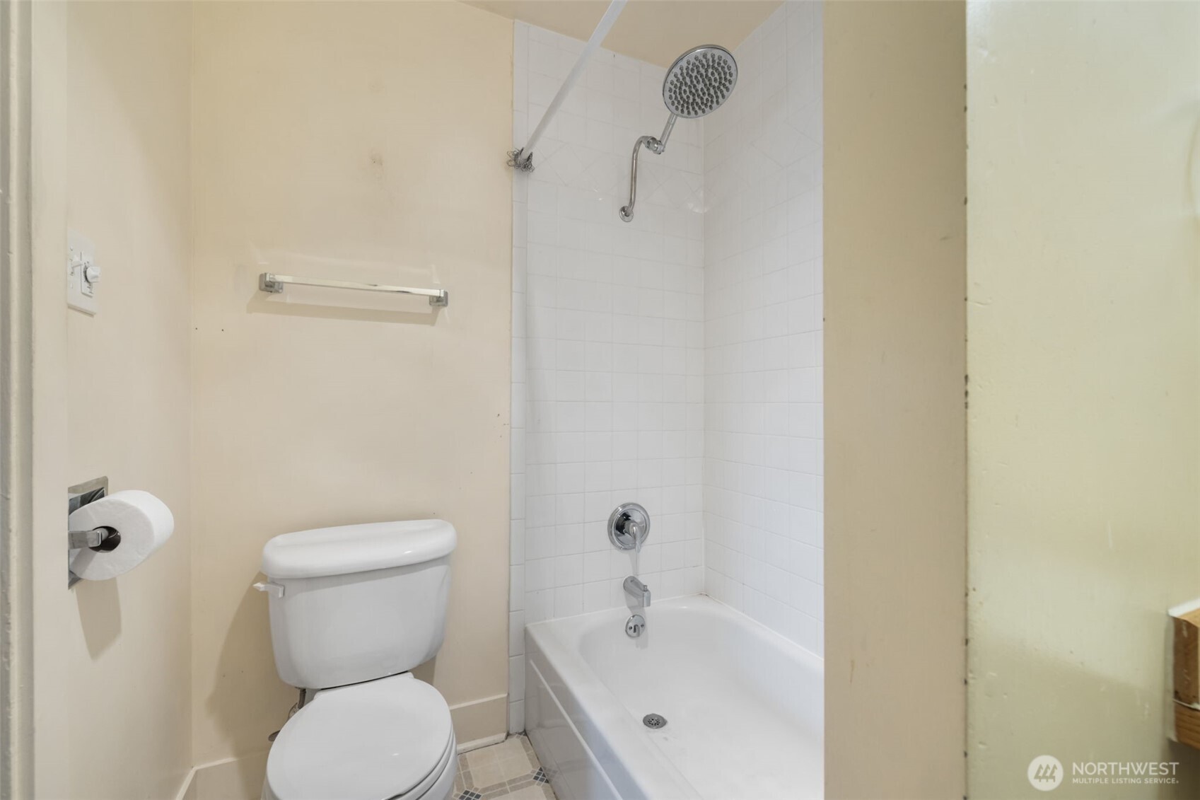 3596 E Howe Street , Tacoma, WA 98404