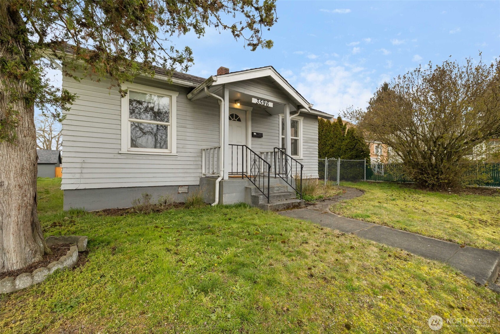 3596 E Howe Street , Tacoma, WA 98404