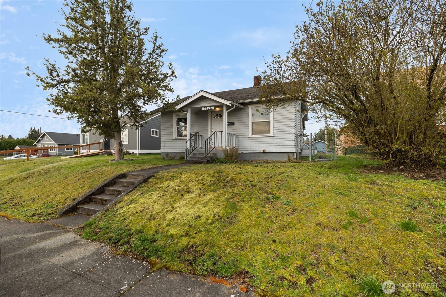 3596 E Howe Street , Tacoma, WA 98404