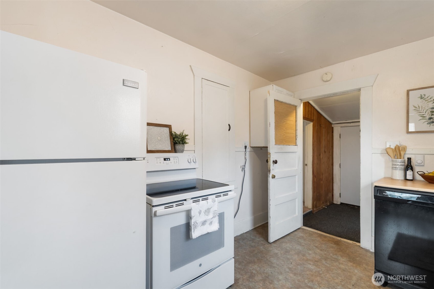 3596 E Howe Street , Tacoma, WA 98404