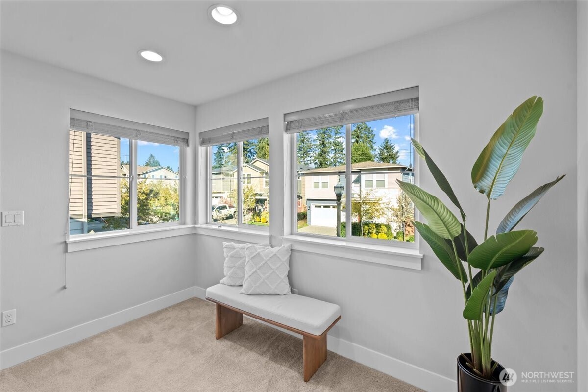 13015 135th Place NE, Kirkland, WA 98034-8771