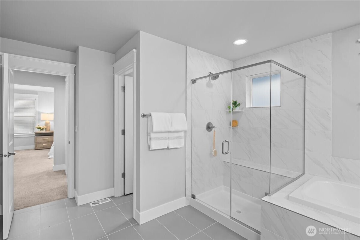 13015 135th Place NE, Kirkland, WA 98034-8771