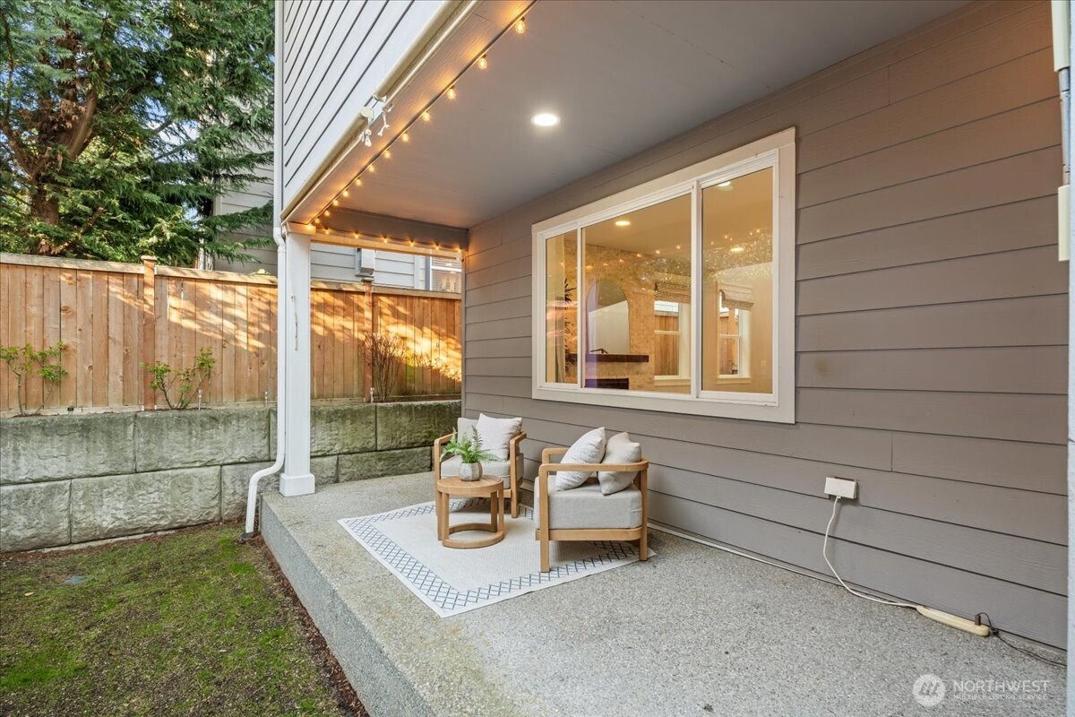 13015 135th Place NE, Kirkland, WA 98034-8771
