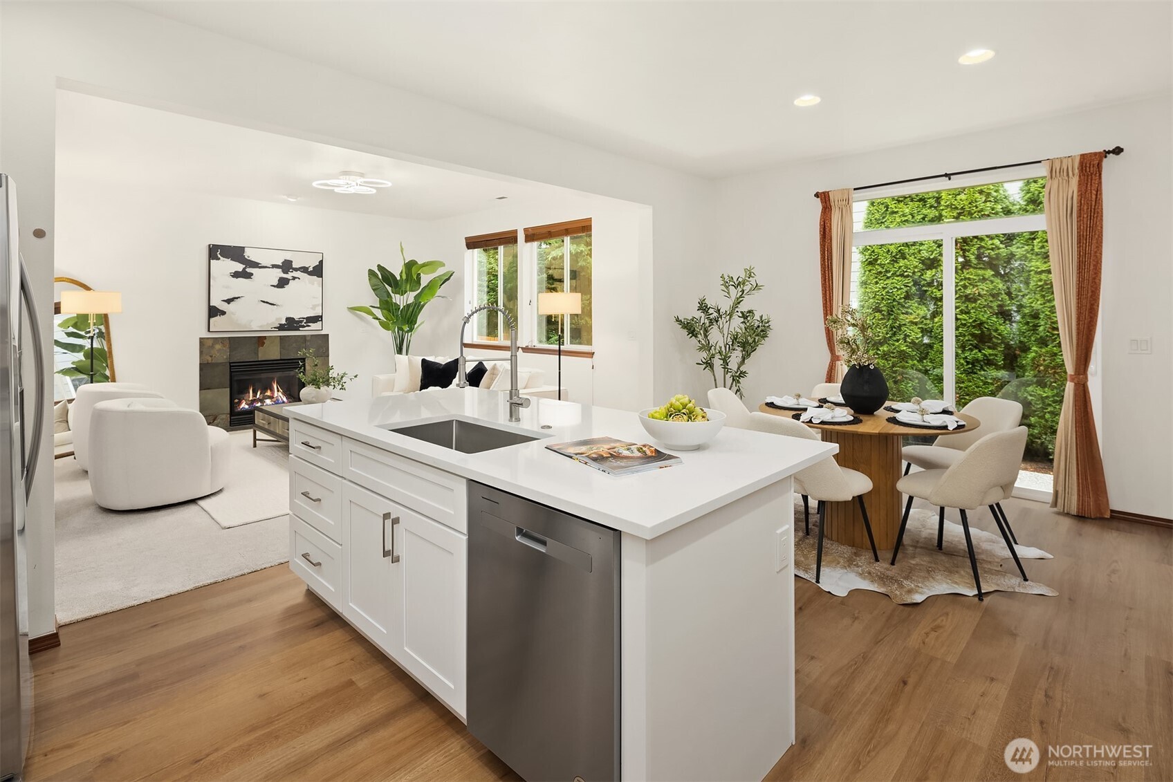 12871 NE 198th Place , Woodinville, WA 98072-8698