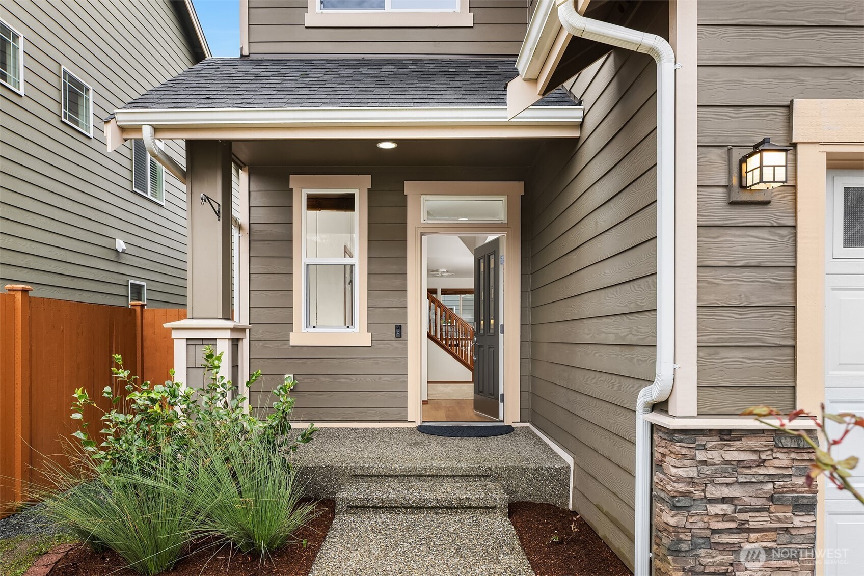 12871 NE 198th Place , Woodinville, WA 98072-8698