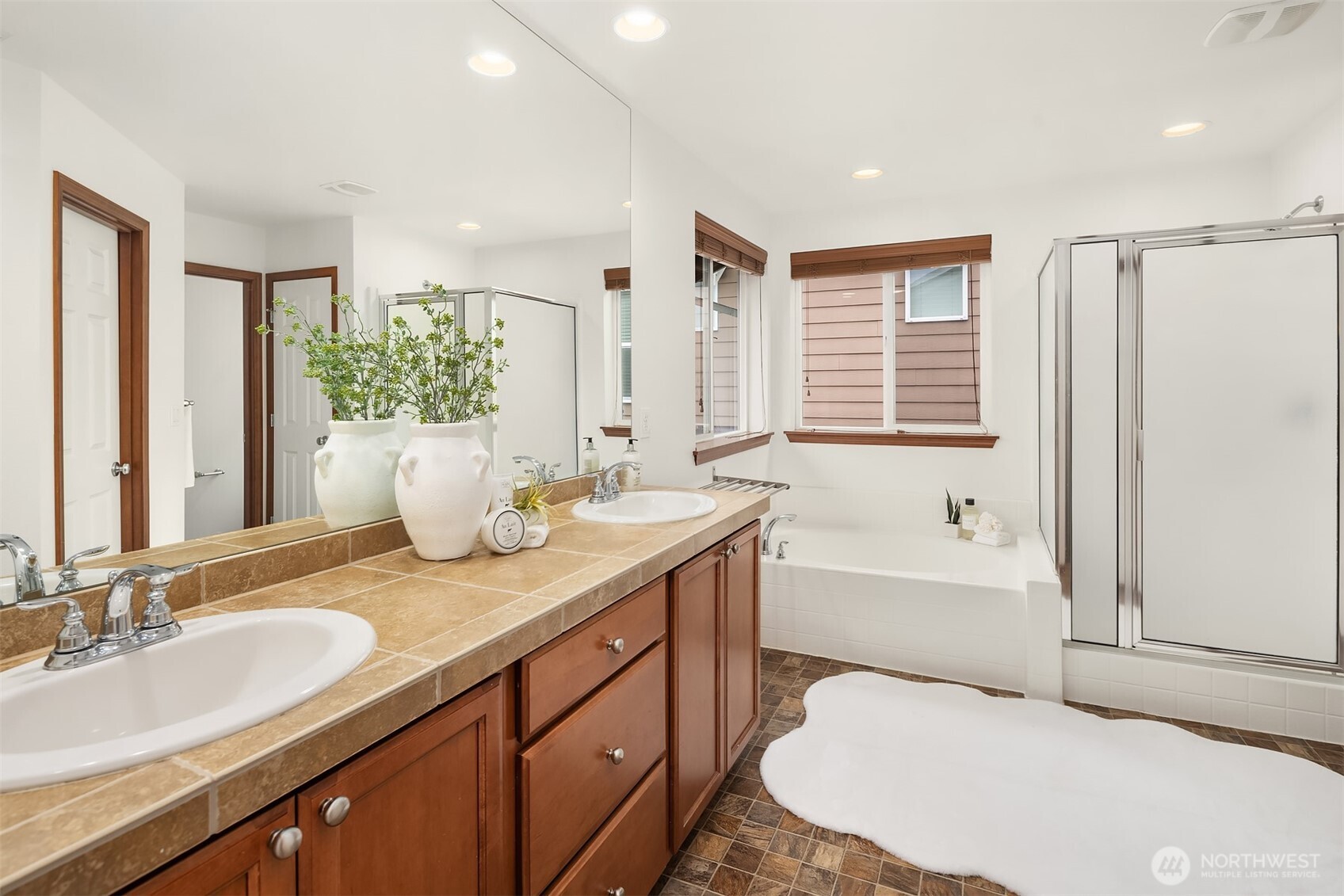 12871 NE 198th Place , Woodinville, WA 98072-8698