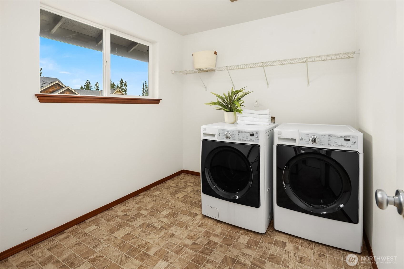 12871 NE 198th Place , Woodinville, WA 98072-8698