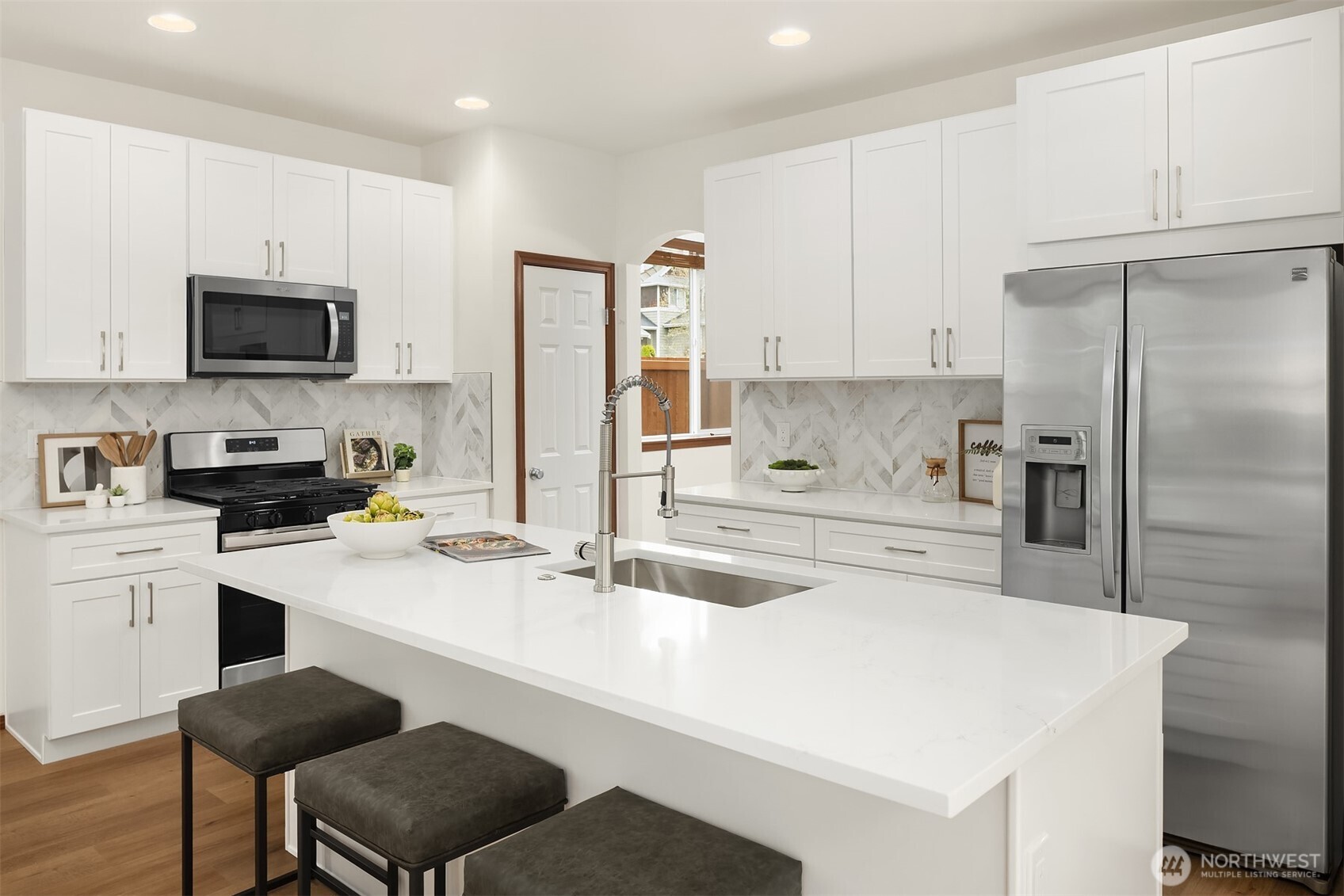 12871 NE 198th Place , Woodinville, WA 98072-8698