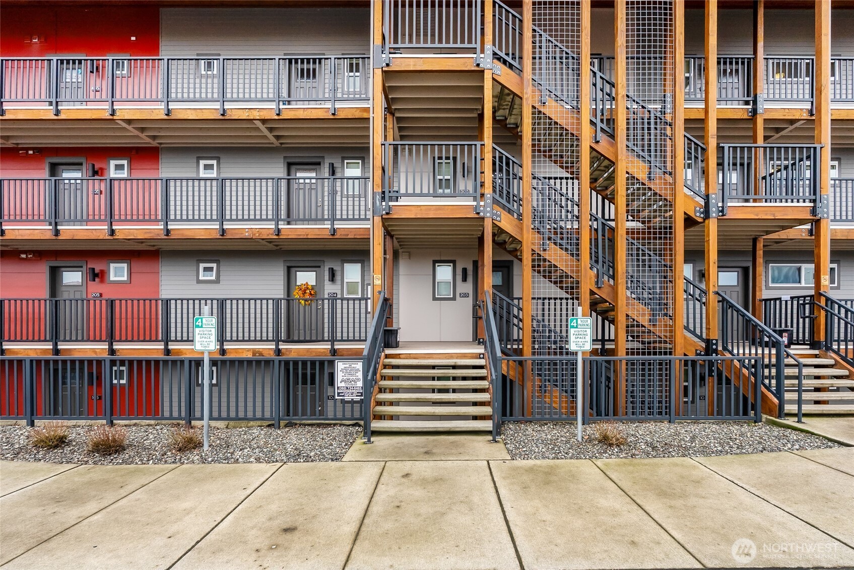 1882 Front Street #302, Lynden, WA 98264