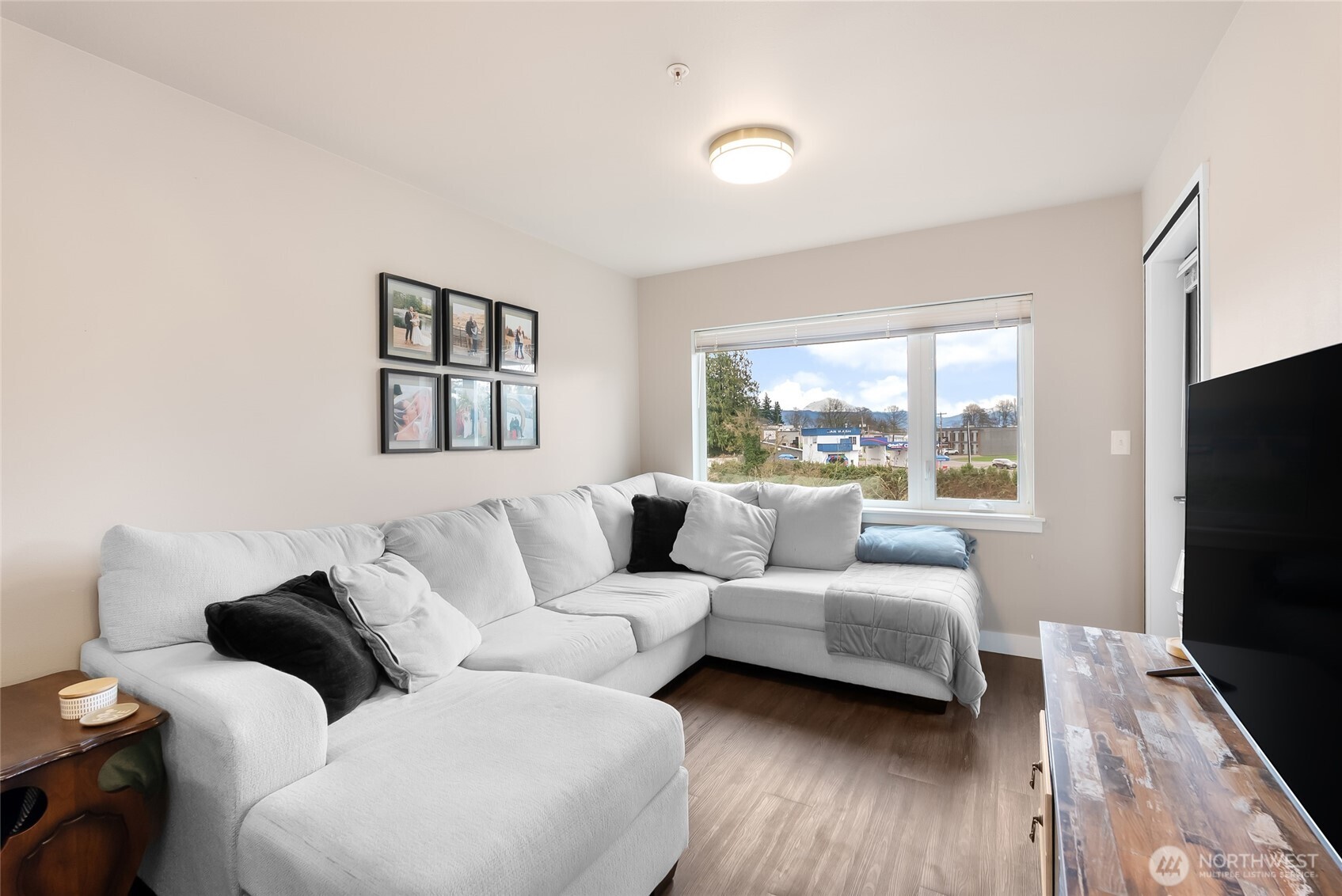 1882 Front Street #302, Lynden, WA 98264