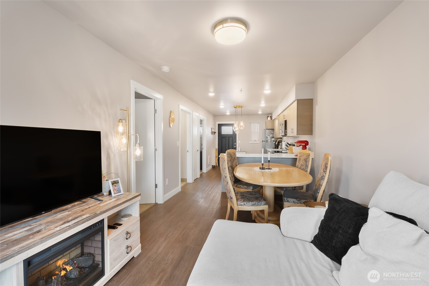 1882 Front Street #302, Lynden, WA 98264